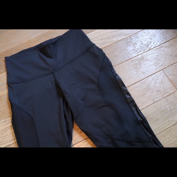 Reebok - Picture 3 of 4